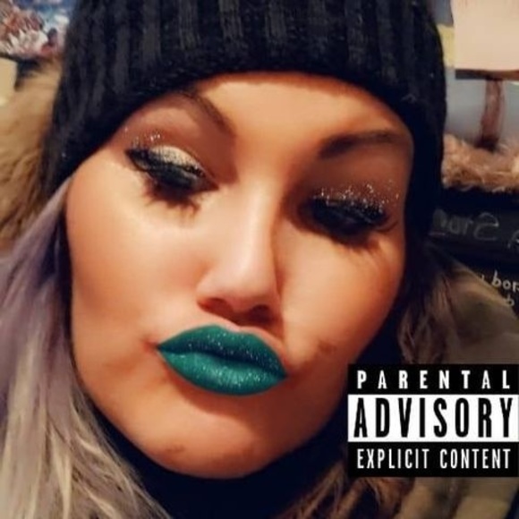 Meet your Posher, Janelle - Picture 1 of 1